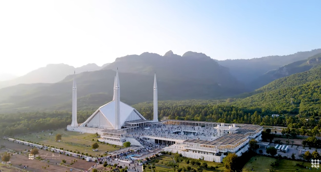 Heart Torching Azan | Pakistan's Beautiful Mosque | Faisal Masjid Islamabad | Badshahi Mosque Lahore
